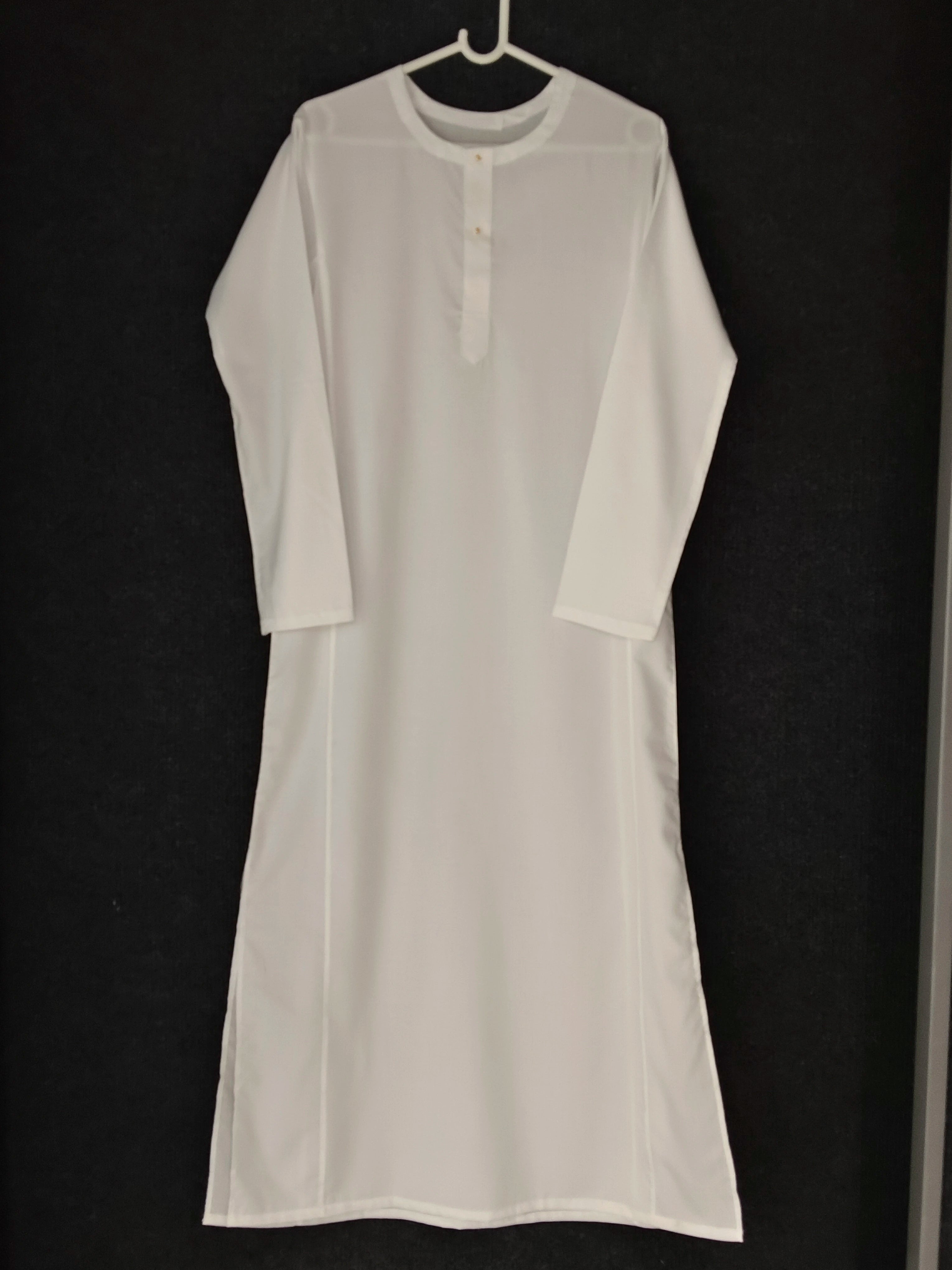 White long-sleeve Swamy robe for religious use with simple neckline